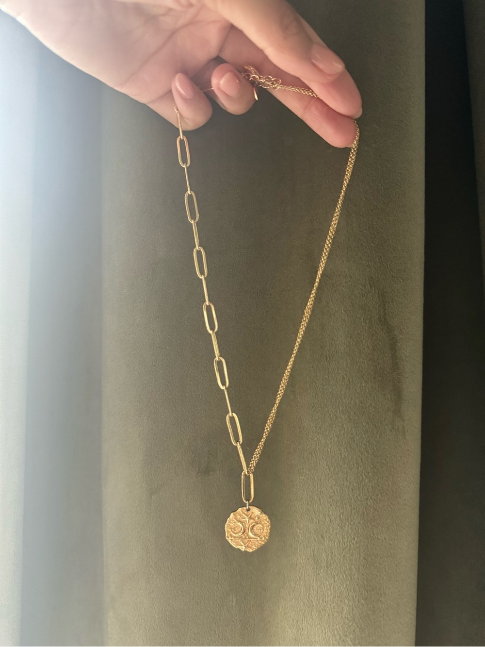 Gold Pendant Link Necklace - Women Jewelry